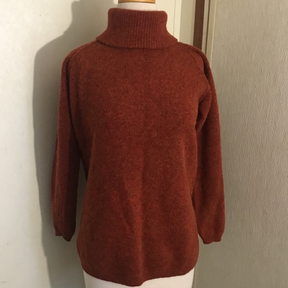 Jeanne Pierre Lambs wool and angora Rust Pullover turtle neck sweater Size Sm.